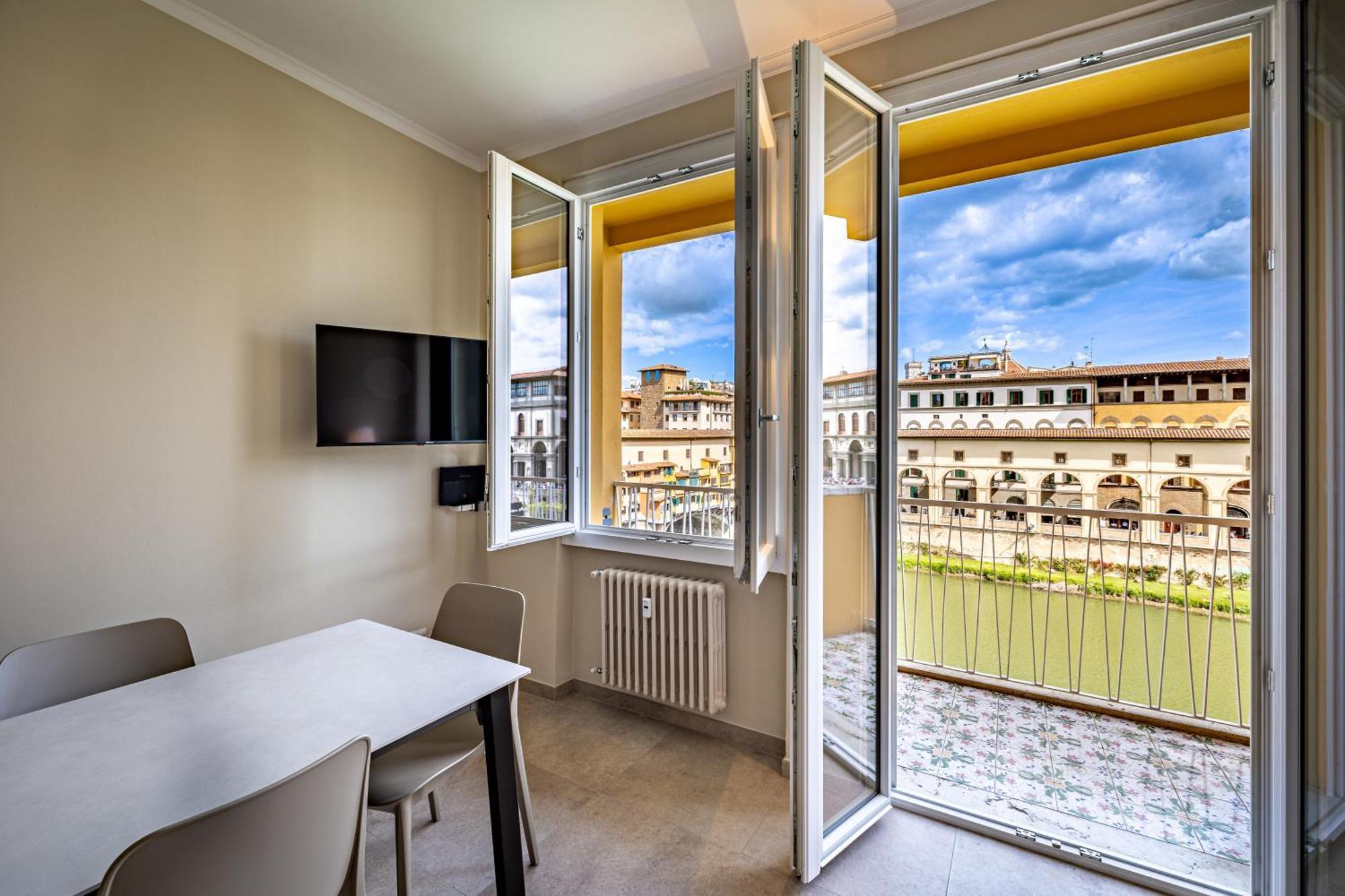 Yd Balcony On Pontevecchio View Apartment Florence Exterior photo
